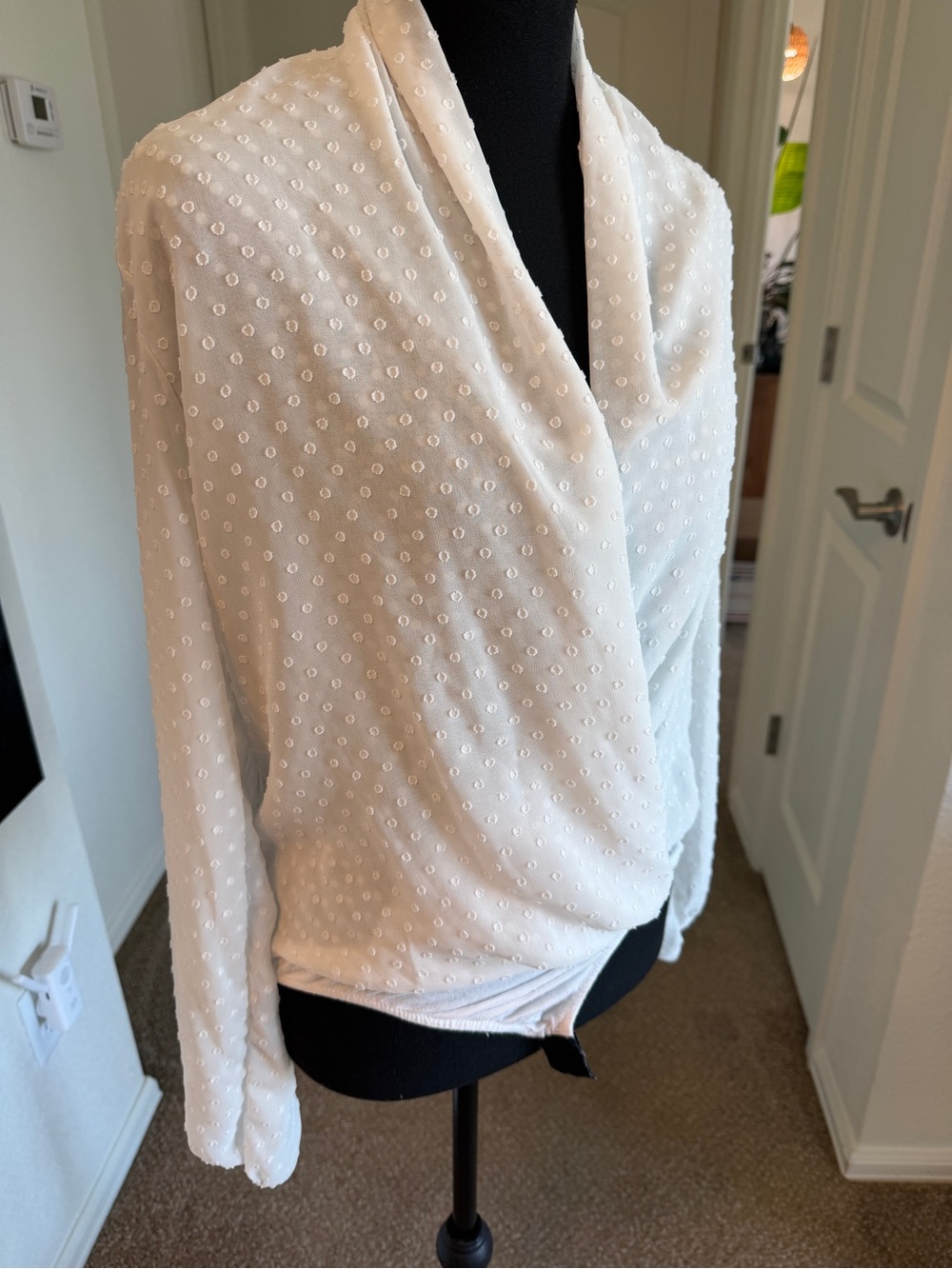 🪩 3/$10 Women’s Ivory Dot-Textured Wrap Bodysuit